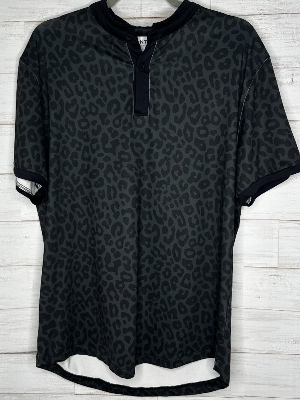 NWOT Mantra Mens Black Panther Short Sleeve Sustainable Performance Shirt Sz L